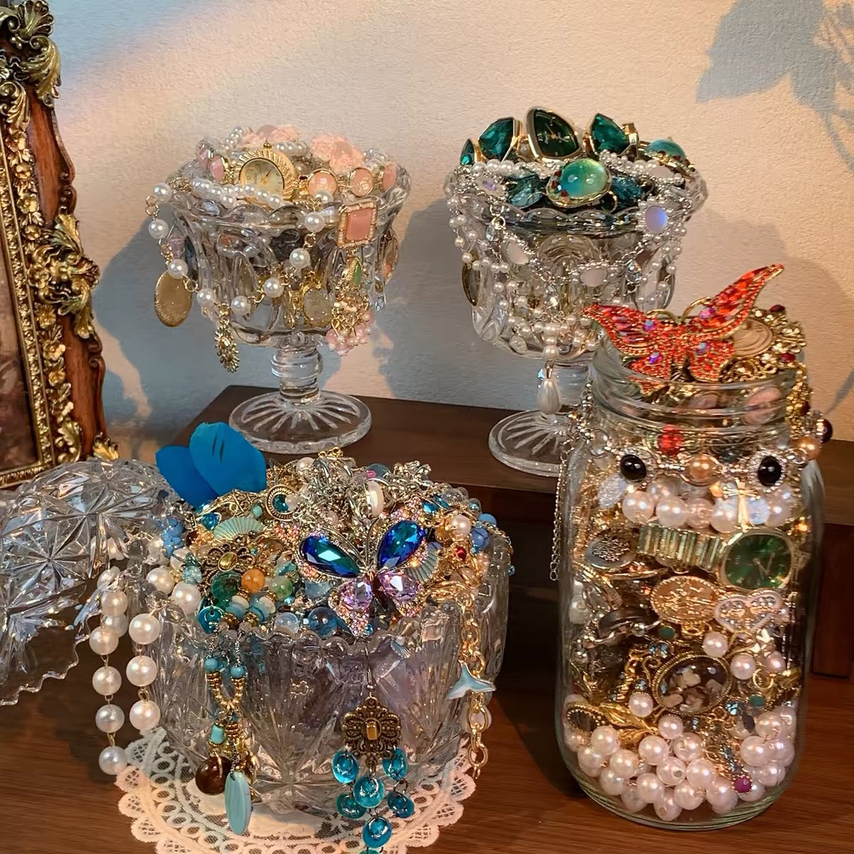 Bijumi Deluxe 28-piece jewelry mystery box