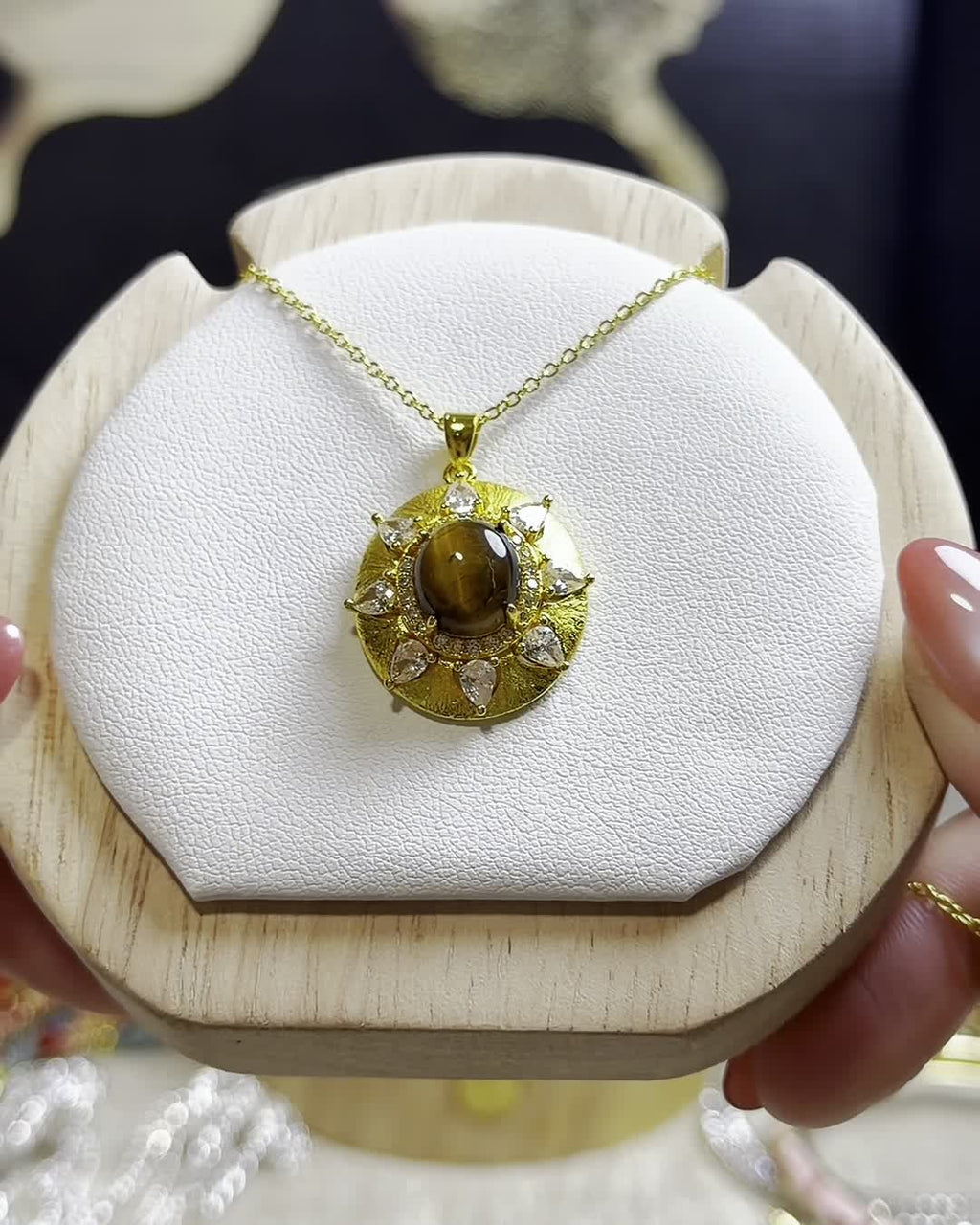 Standard Mystery Jewelry Box — 16 Pieces